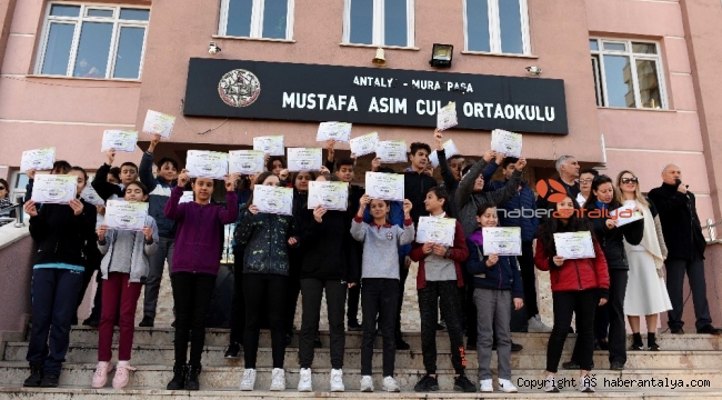 Başkan Uysal'dan duyarlı öğrencilere kutlama