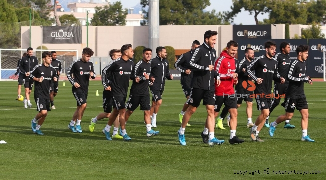 Beşiktaş 3 eksikle çalıştı