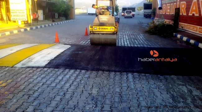 Büyükşehir'den Kaş'ta okul önlerine hız kesici