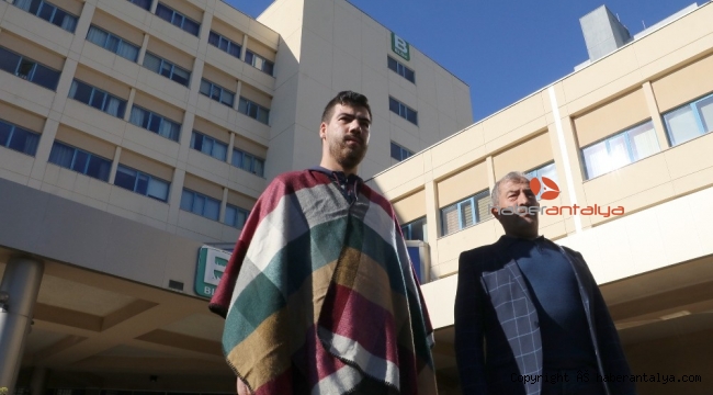 Çift kol nakilli Yusuf taburcu oldu