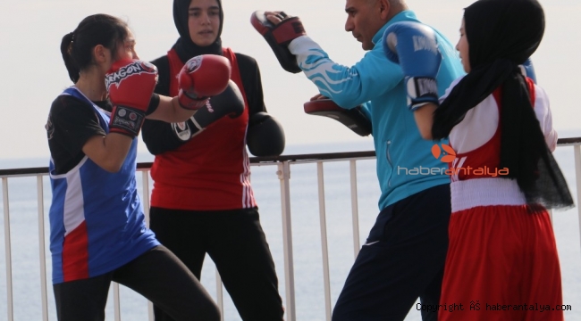 Demir Lady'ler Türkiye şampiyonasına hazırlanıyor