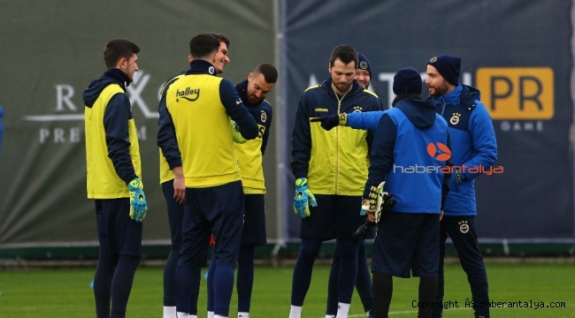 Fenerbahçe'de kaleciler Knoop'a emanet