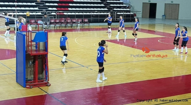 Kepez'de voleybolda galibiyet sevinci