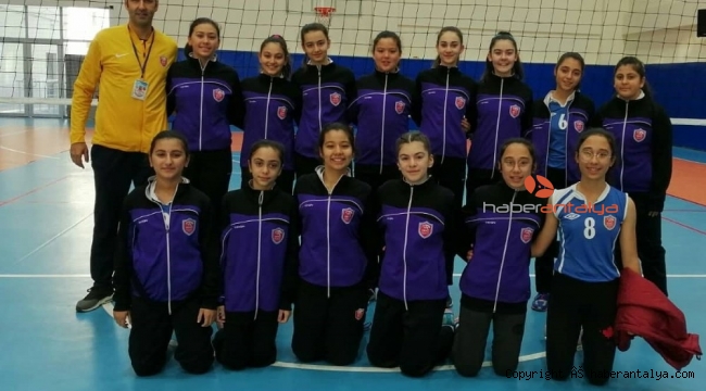 Kepez'in midi kızlarından galibiyet
