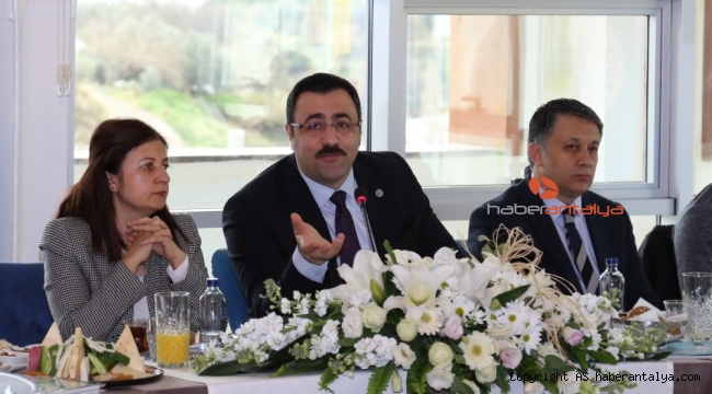 Rektör Prof.Dr.Kalan gazetecileri ağırladı