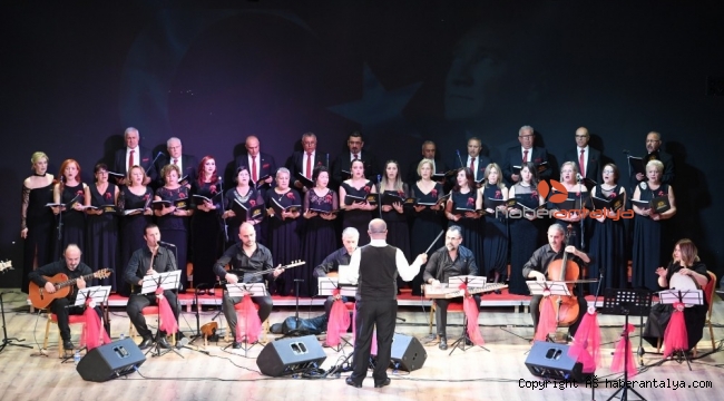 Sarı Zeybek'ten özel sahne