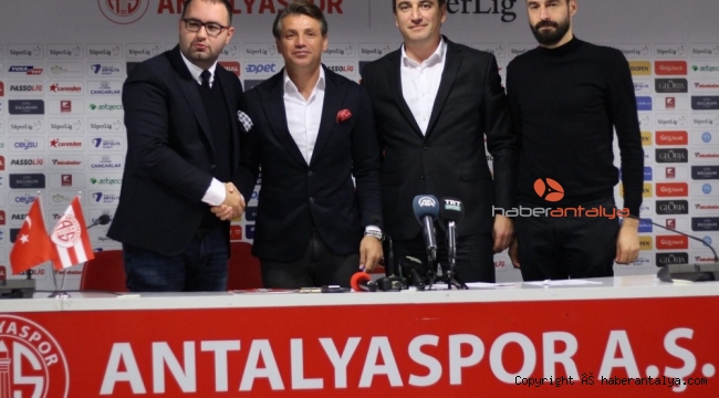 Tamer Tuna Antalyaspor'da üç ayrılığı açıkladı