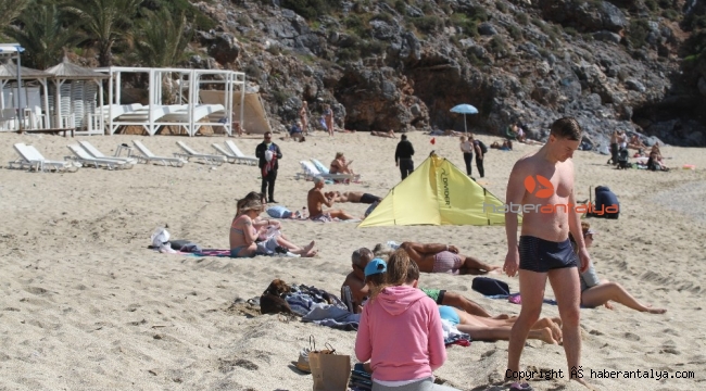 Alanya'da kış ortasında yaz yaşanıyor