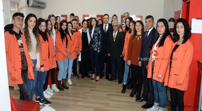 "Çiçekleri Soldurmayalım" kursiyerleri eğitime başladı