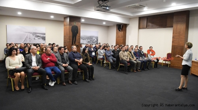 Konyaaltı'nda personele 'İş Sağlığı ve Güvenliği' anlatıldı