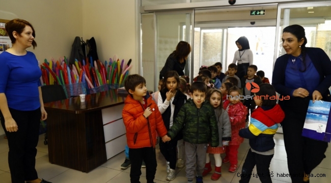 Kreş çocuklarının yüzü güldü