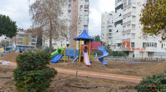 Muratpaşa'da park alanı yenileniyor