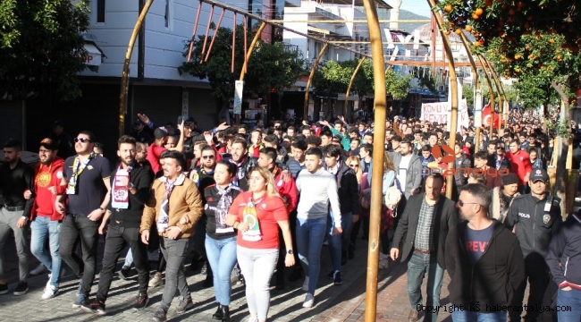 Alanya'da şehitler için yürüdüler