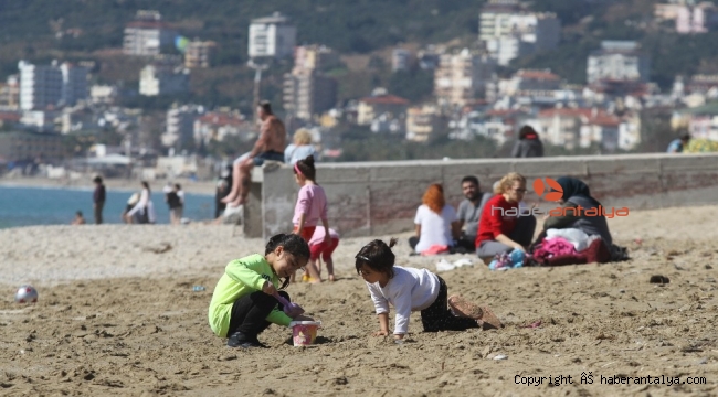 Antalya'ya yaz erken geldi