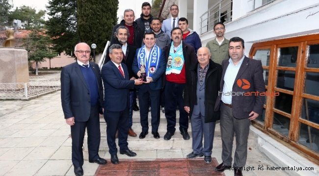 Başkan Tütüncü'den yerel siyaset dersi