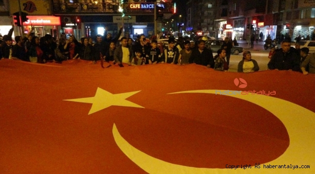 Serik'te İdlib şehitlerine destek yürüyüşü