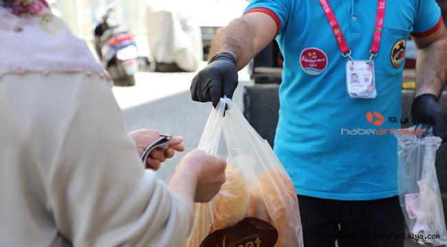 Alanya Belediyesinden ekmek yardımı