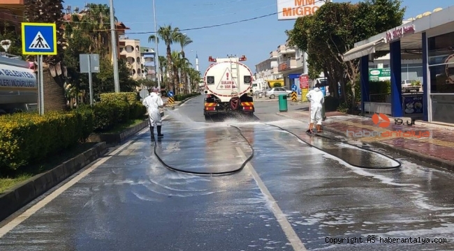 Alanya'da dezenfekte çalışmaları hafta sonu da sürdü