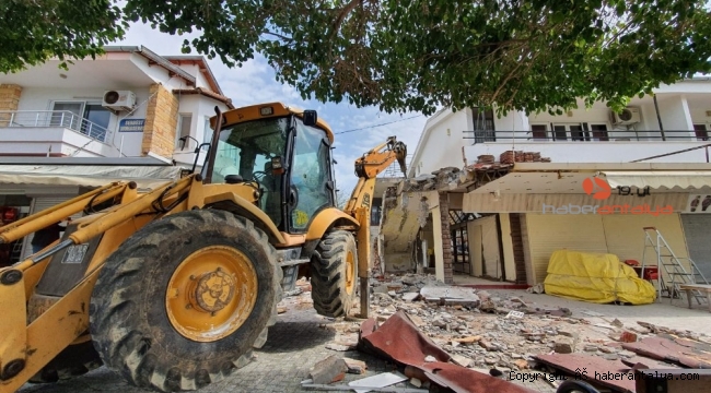 Alanya'da mimari projeye aykırı kaçak yapı yıkıldı