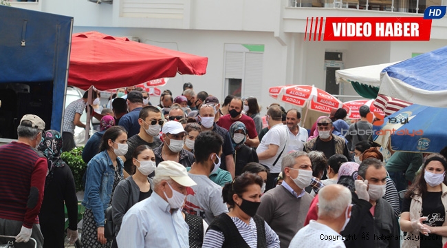 Antalya'da semt pazarlarında kuyruk !