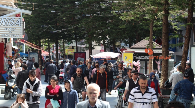 ANTALYA SOKAKLARINDAKİ YOĞUNLUĞA POLİS UYARISI !