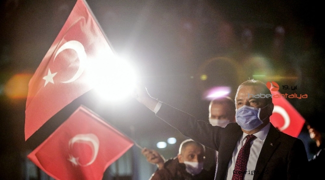 Başkan Böcek 23 Nisan'ı böyle kutladı