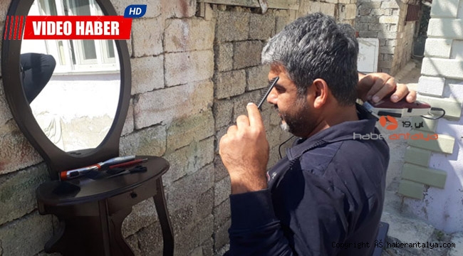 Berberler kapandı, vatandaş kendini tıraş etmeye başladı