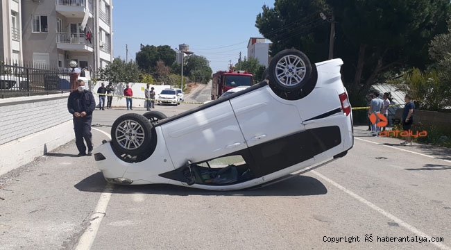 Devrilen araç sürücüsü yaralandı