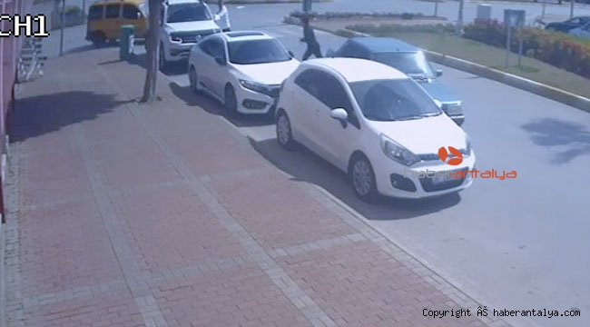 Ehliyetsiz genç, polisi görünce anahtarını bile almadan kaçtı !