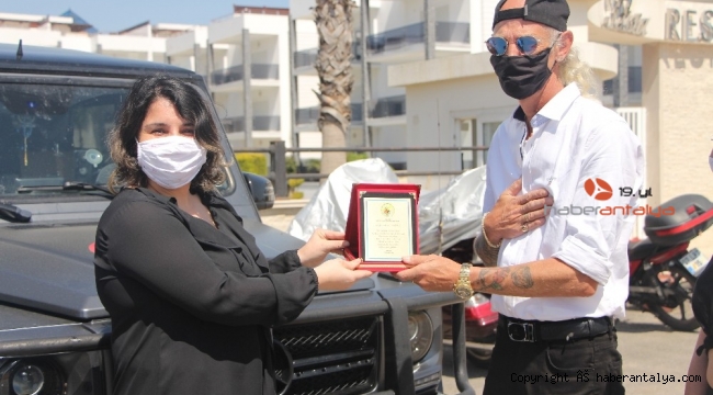 Hayırsever Alman ödüllendirildi