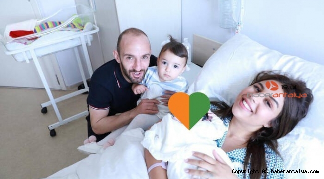 Efecan Karaca, ikinci kez baba oldu
