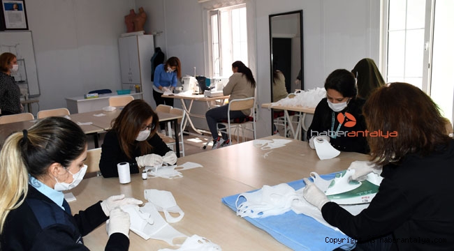 Kemer'de maske üretimi başladı