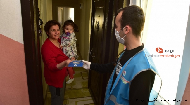 Kepez Belediyesi yıkanabilir maske dağıtıyor !