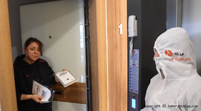 Konyaaltı Belediyesi'nden evde kalanlara kitap hediyesi