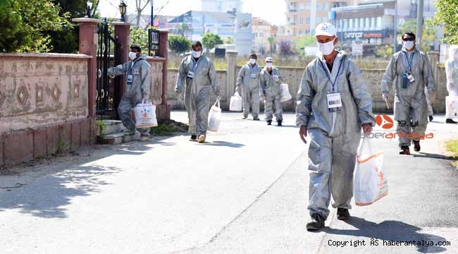Muratpaşa'da maske dağıtımı son sürat 