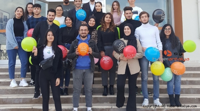 Öğrencilerinden engelli vatandaşa akülü araba