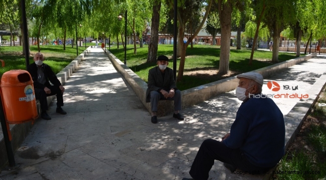 65 yaş ve üstü vatandaşlar parklara akın etti