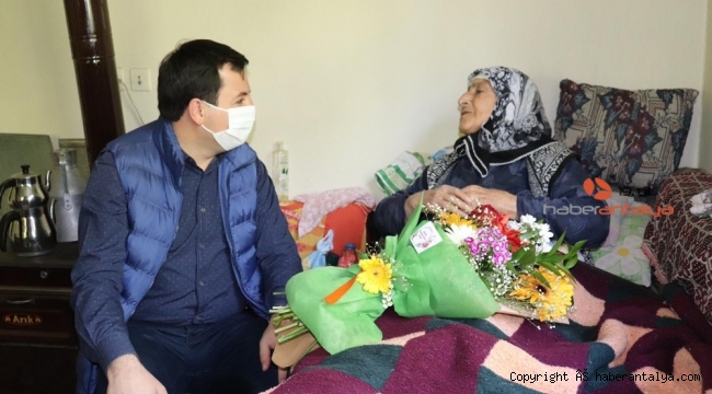 95 Yaşındaki Nürvet Nine'nin Anneler Günü unutulmadı
