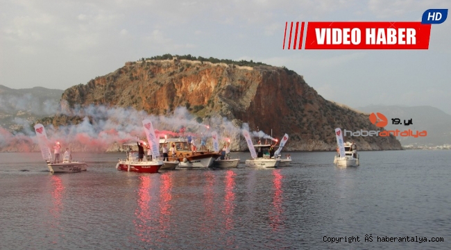 Alanya'da tekneler denize 19 Mayıs için açıldı