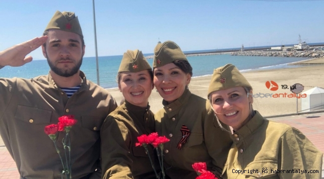 Alanya'da Ruslar Zafer Bayramı'nı kutladı