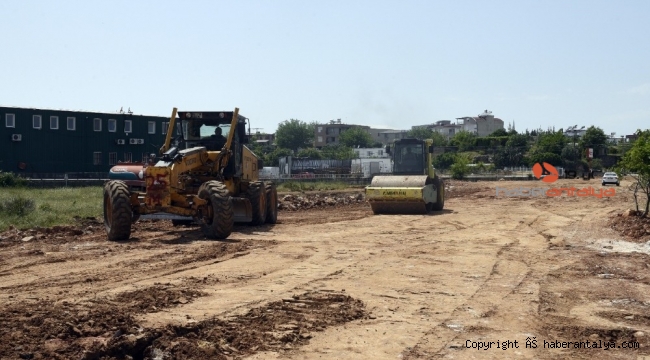 Altınova'da yollar açılıyor