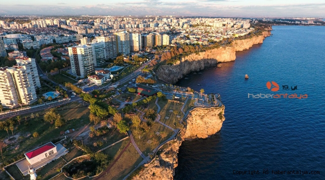 Antalya’da yeni dönem: ‘Kontrollü Sosyal Hayat’