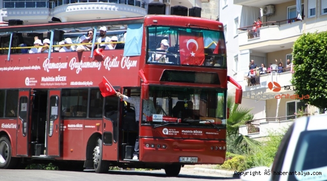 Büyükşehir'in mobil konserleriyle şenlendi