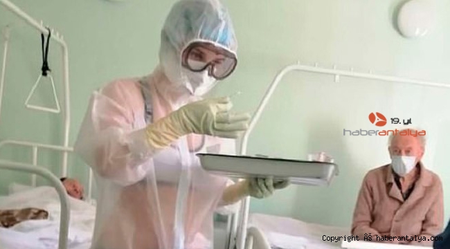 Bikiniyle hastaları tedavi eden hemşireye destek kampanyası başlatıldı