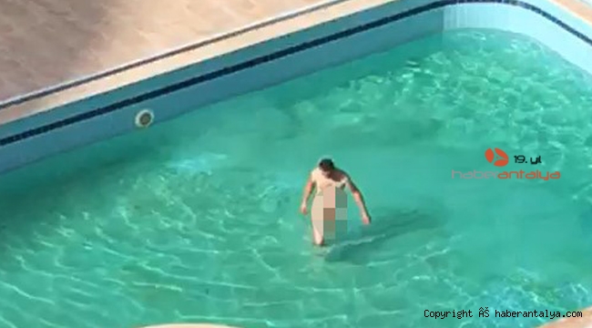 Çırılçıplak havuza girdi !