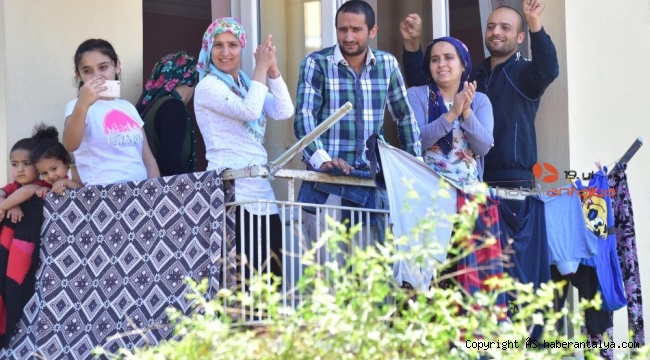 Kepez'de bayram heyecanı balkonlarda sürdü