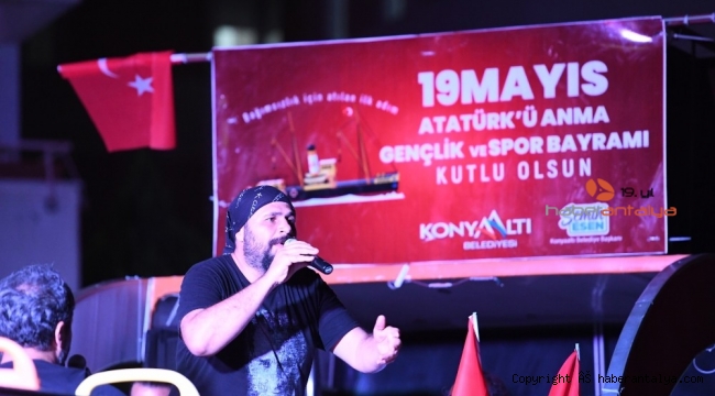 Konyaaltı'nda coşku balkonlara taştı