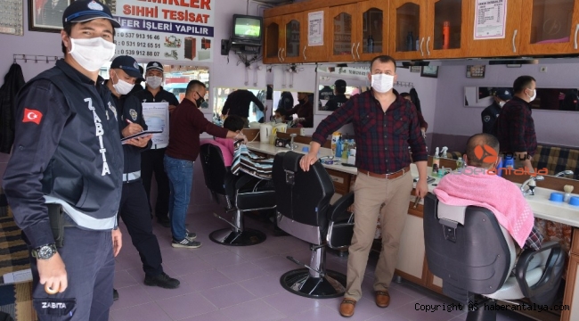 Korkuteli'nde berber ve kuaförler yaklaşık 2 ay sonra faaliyete başladı