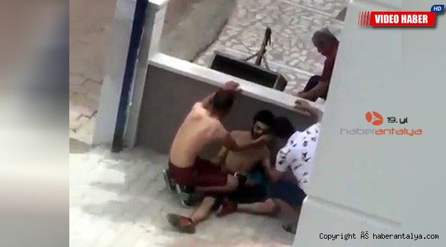 Önce 4 yerinden bıçakladı sonra başında bekledi