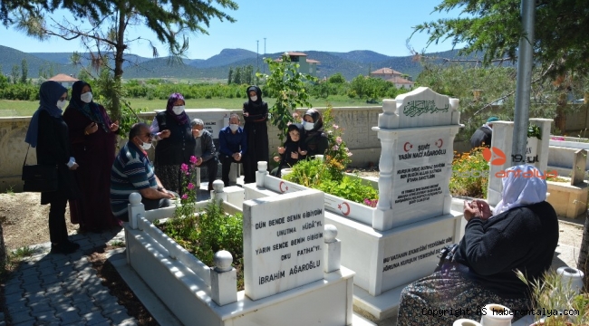 Şehit aileleri evlatlarının kabirlerini ziyaret etti